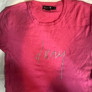 DKNY PINK TEE w/ SILVER LOGO — SIZE MEDIUM